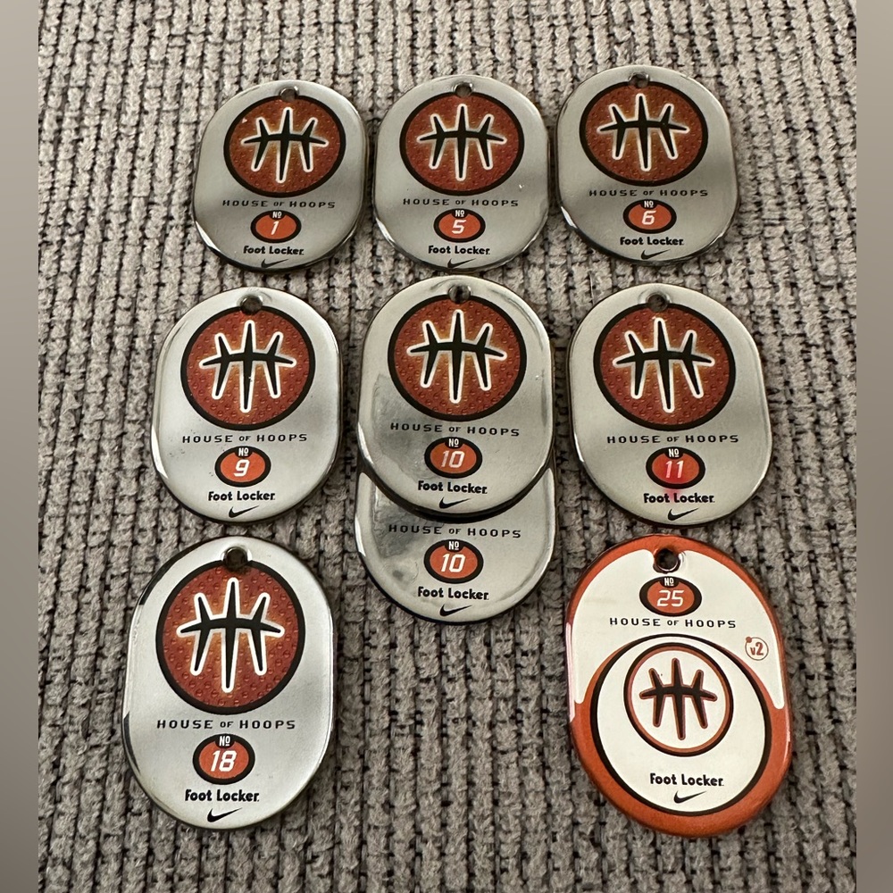Rare footlocker house of hoops Nike keychain